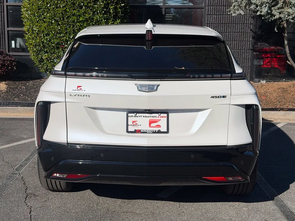 Cadillac Lyriq photo 14