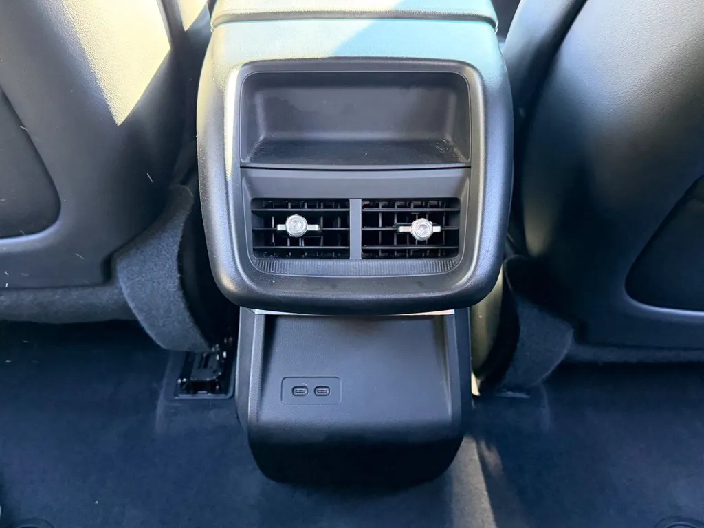 Cadillac Lyriq photo 47