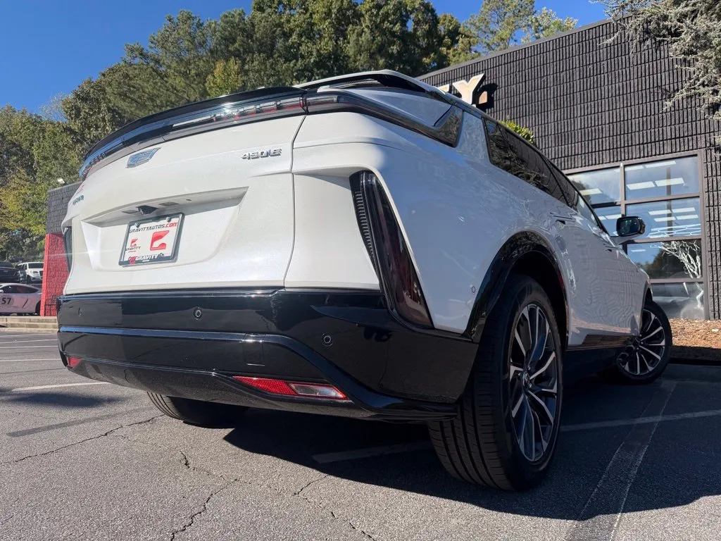Cadillac Lyriq photo 13
