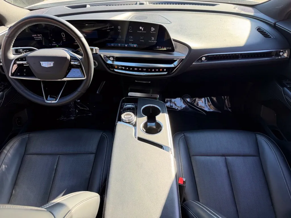 Cadillac Lyriq photo 36