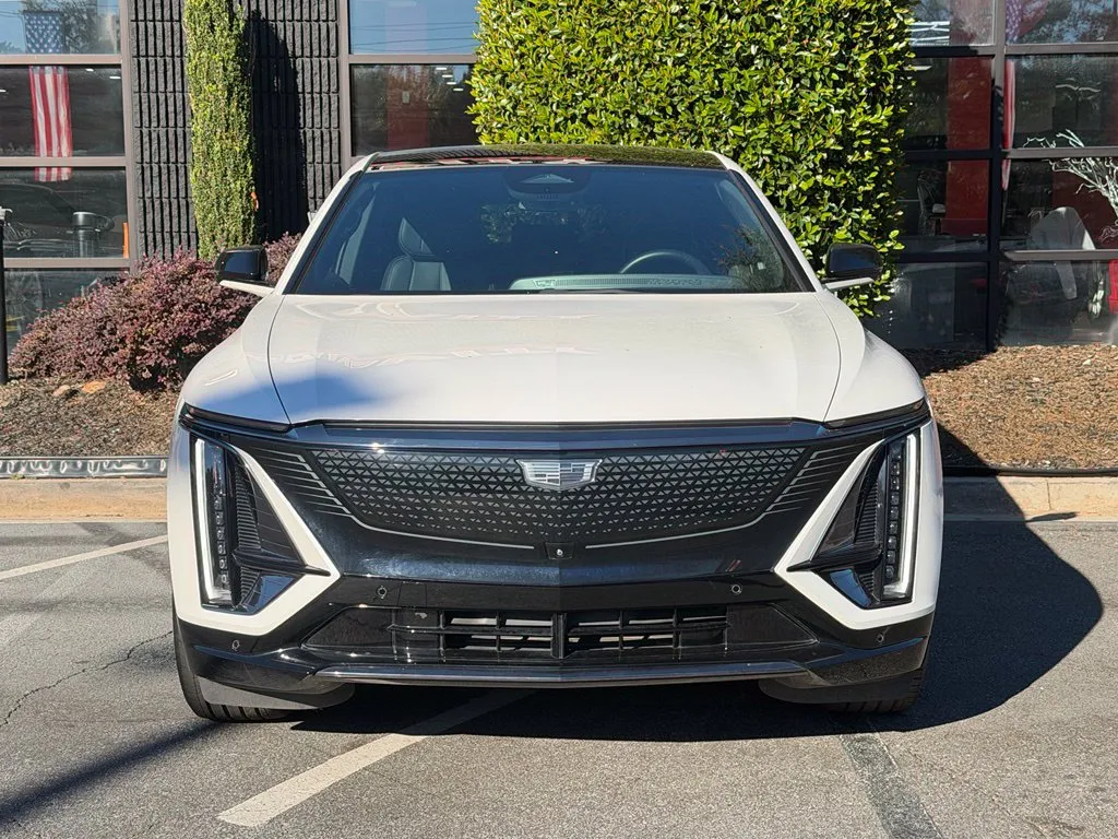 Cadillac Lyriq photo 3