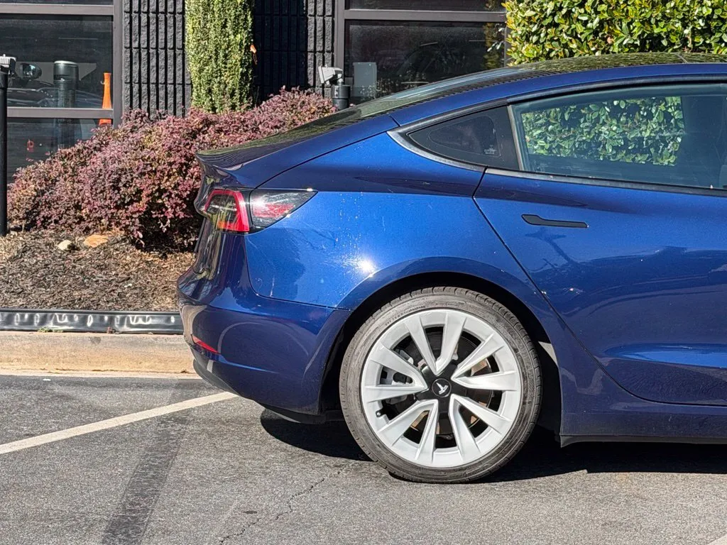 Tesla Model 3 photo 22