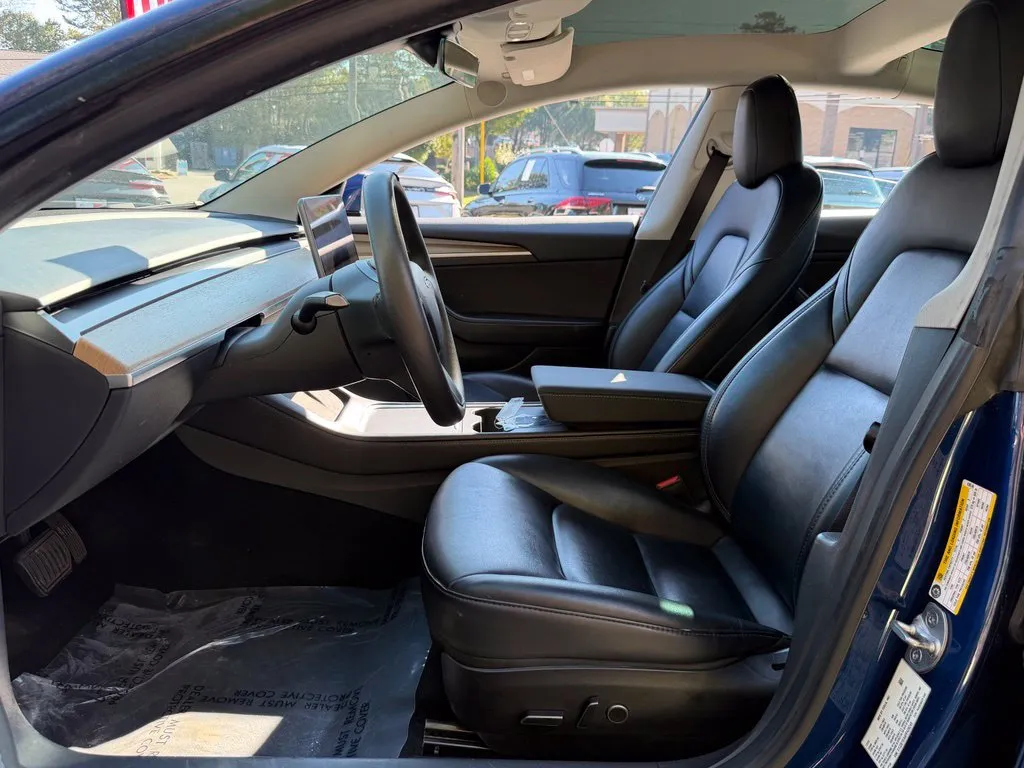 Tesla Model 3 photo 25