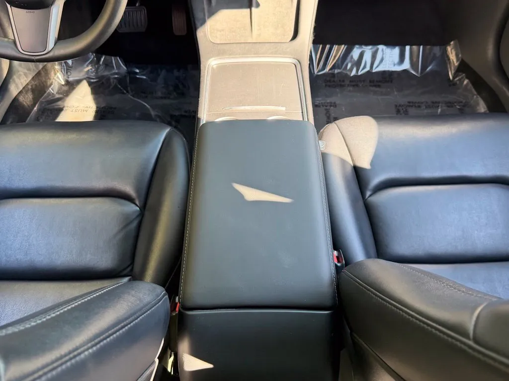 Tesla Model 3 photo 47