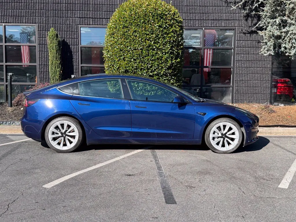 Tesla Model 3 photo 21