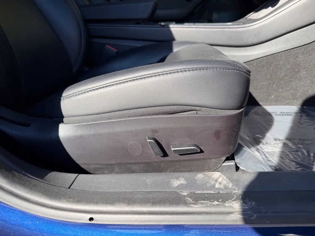 Tesla Model 3 photo 35