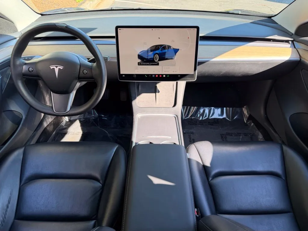 Tesla Model 3 photo 40
