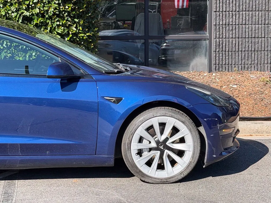 Tesla Model 3 photo 23