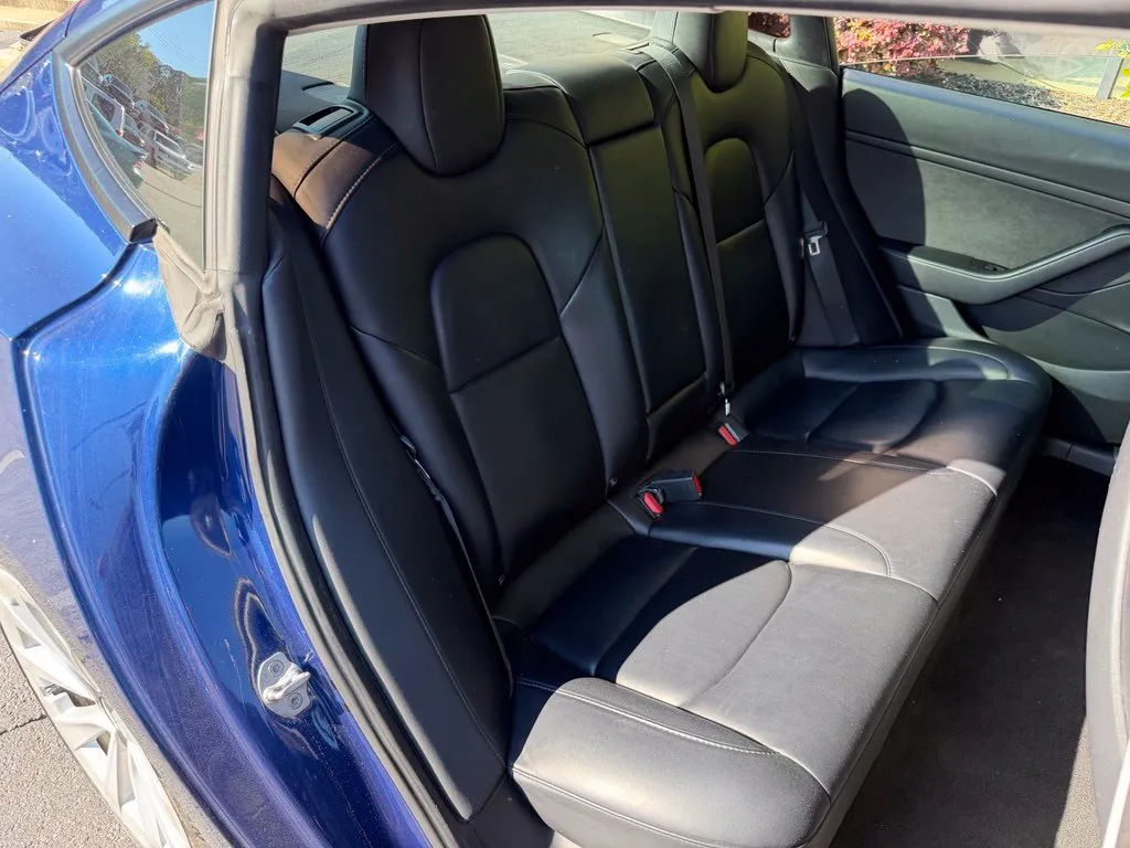 Tesla Model 3 photo 39