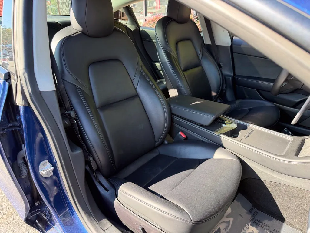 Tesla Model 3 photo 34