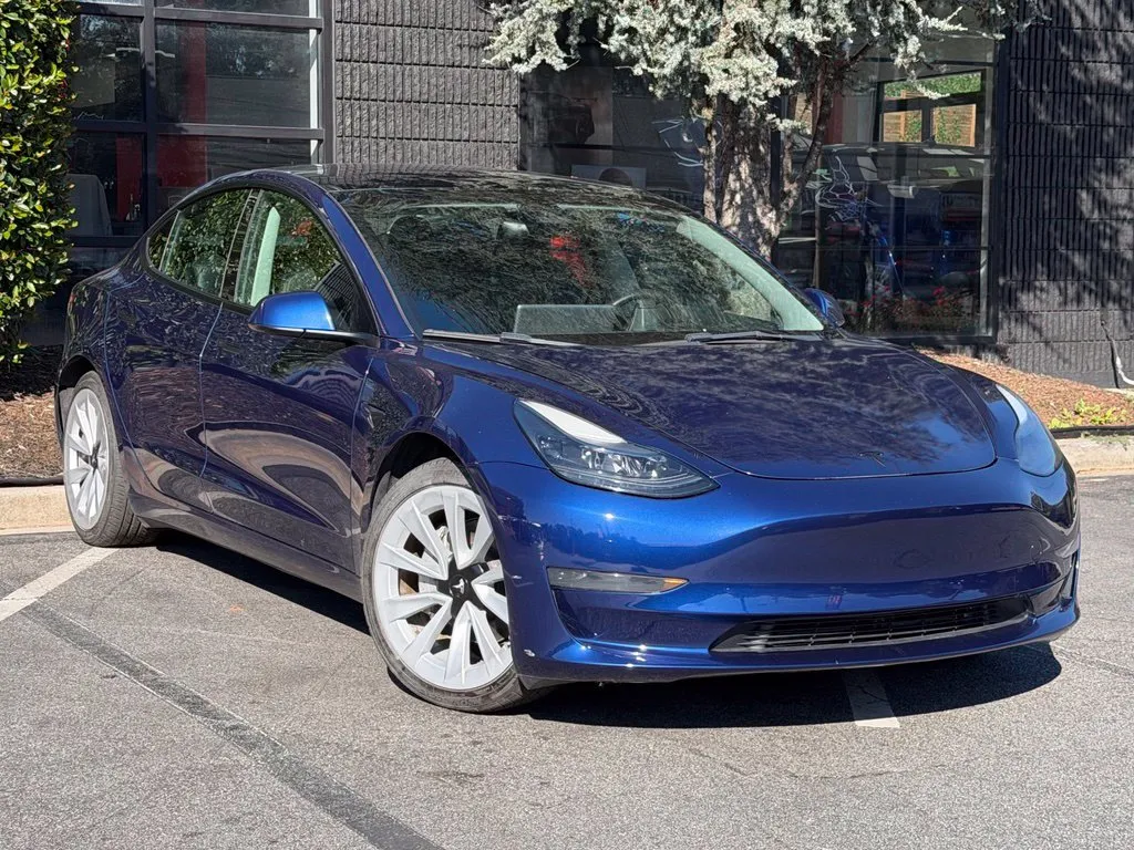 Tesla Model 3 photo 7