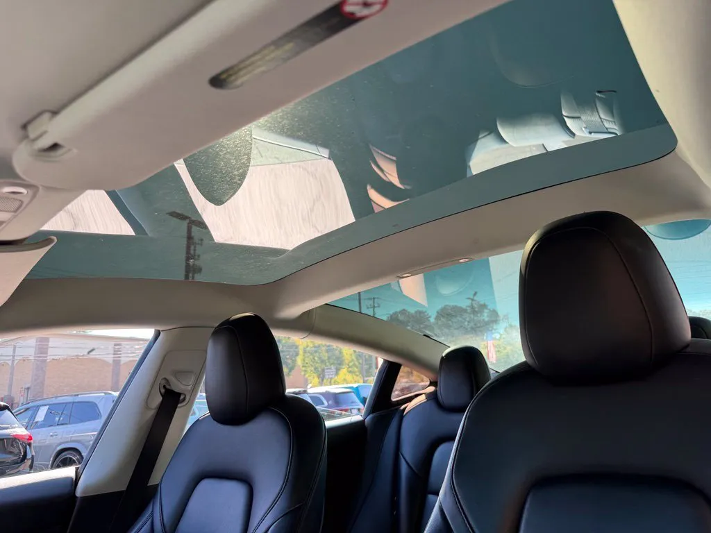 Tesla Model 3 photo 50