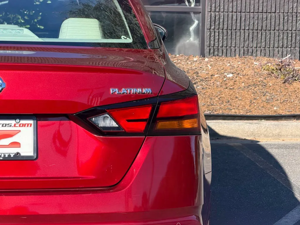 Nissan Altima photo 16