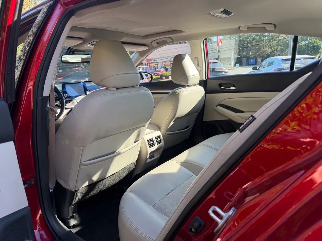 Nissan Altima photo 30