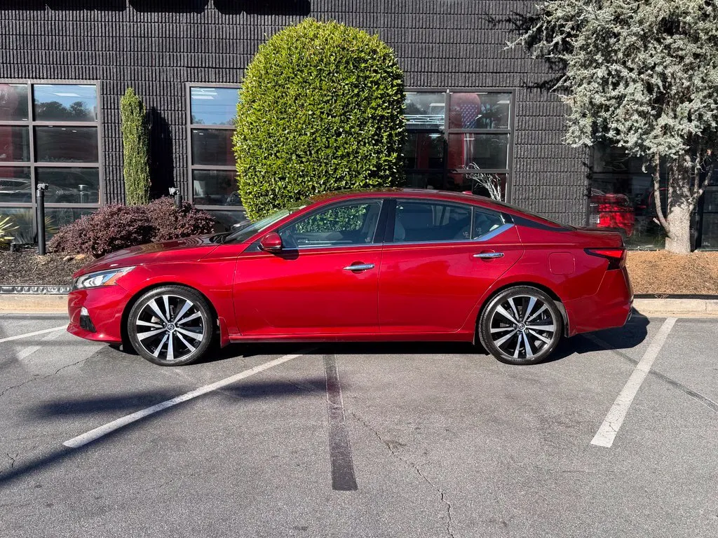 Nissan Altima photo 9