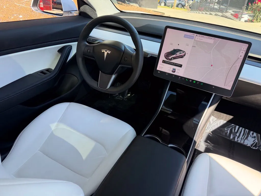 Tesla Model 3 photo 41