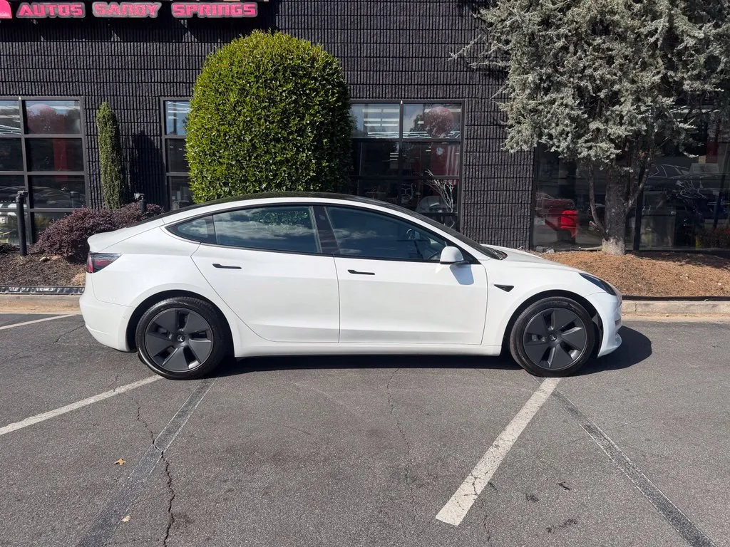 Tesla Model 3 photo 21