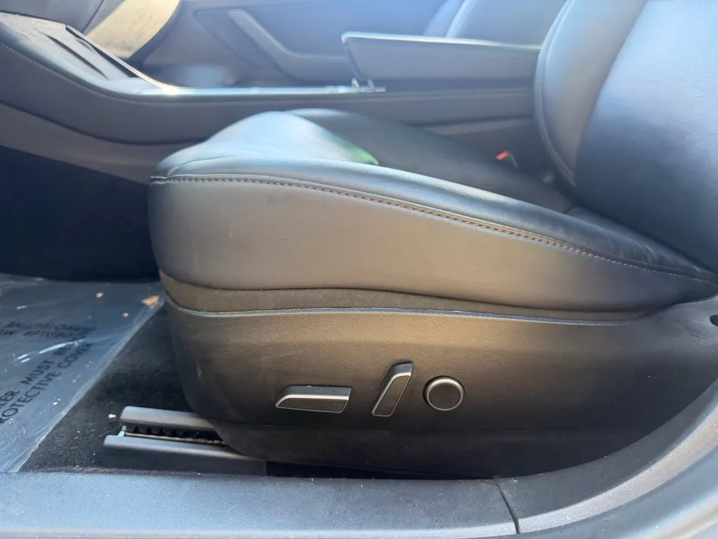Tesla Model 3 photo 27