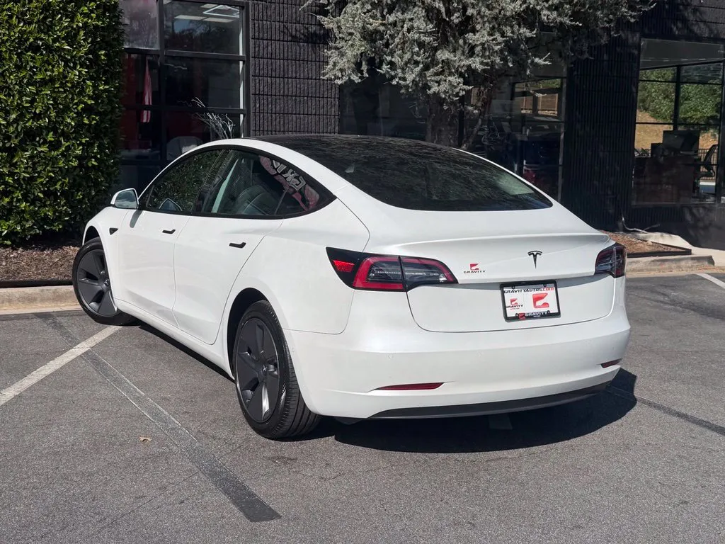Tesla Model 3 photo 19