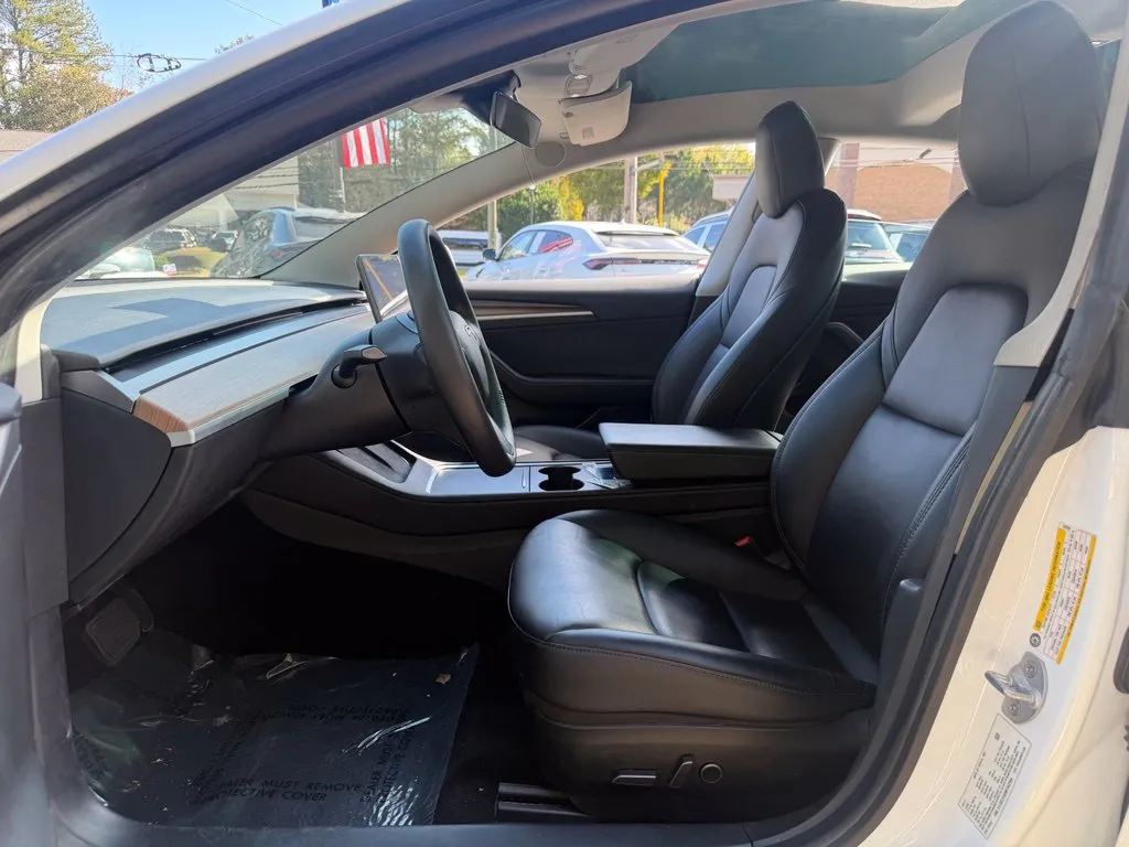 Tesla Model 3 photo 25
