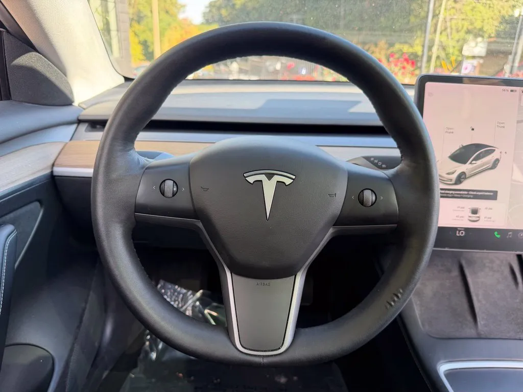Tesla Model 3 photo 43