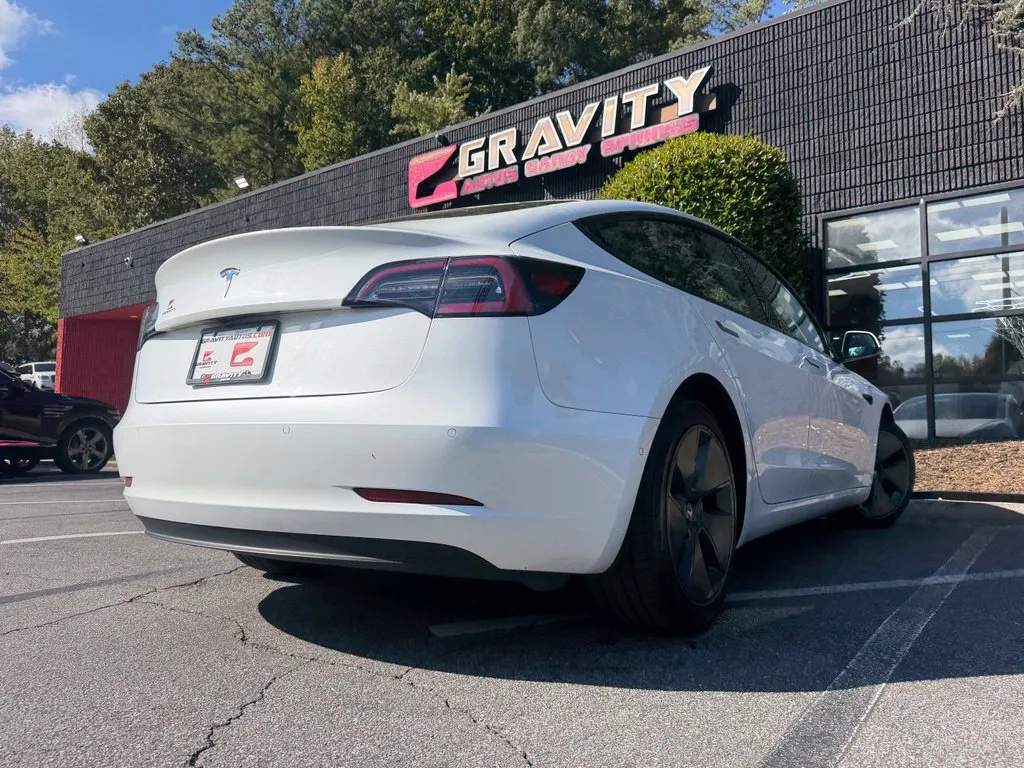 Tesla Model 3 photo 13
