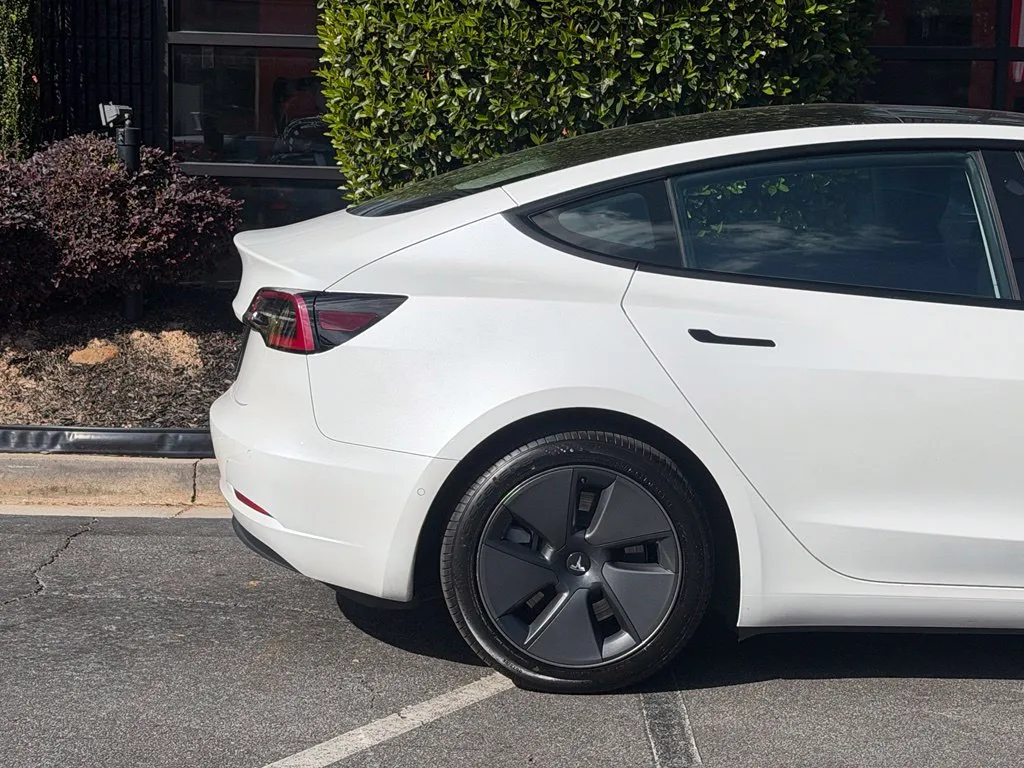 Tesla Model 3 photo 22