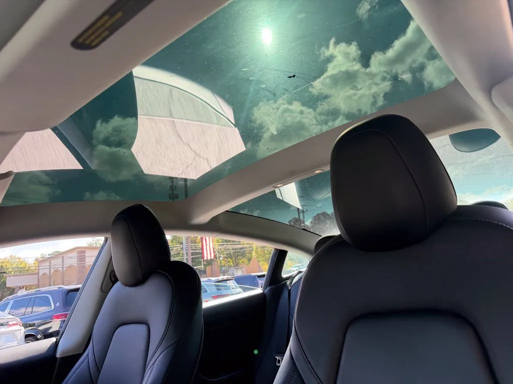 Tesla Model 3 photo 50