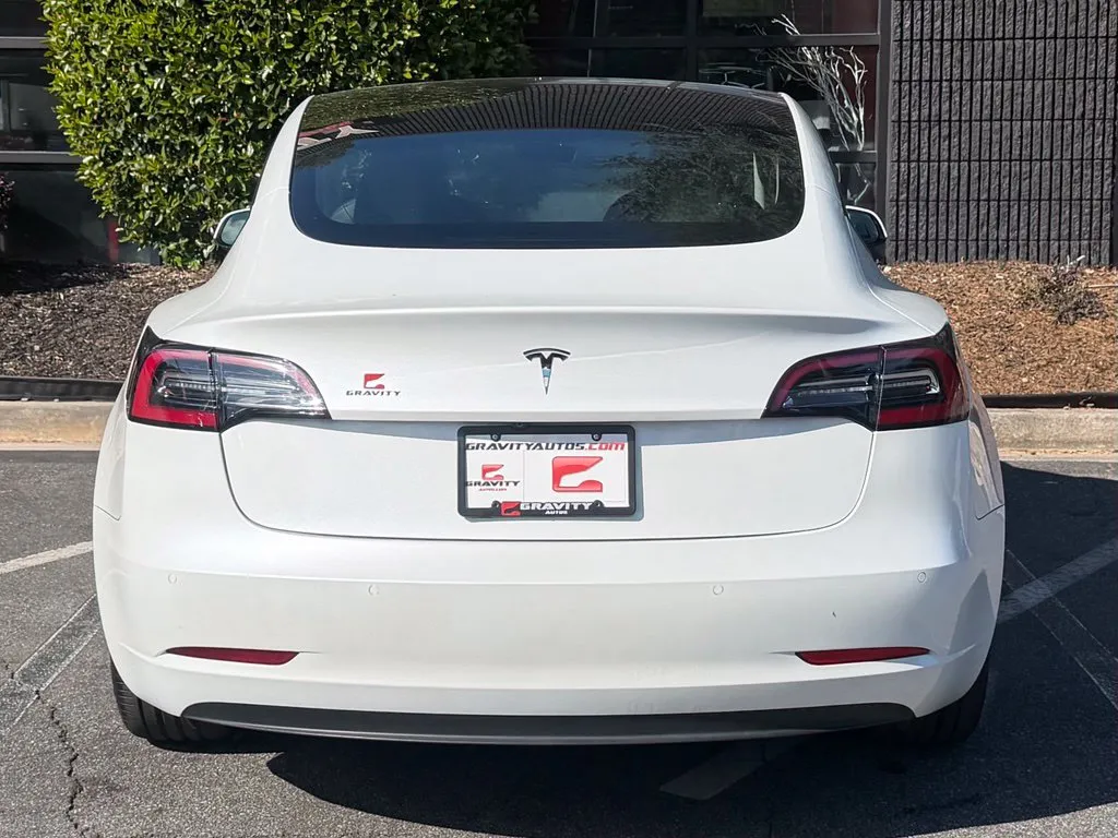 Tesla Model 3 photo 14