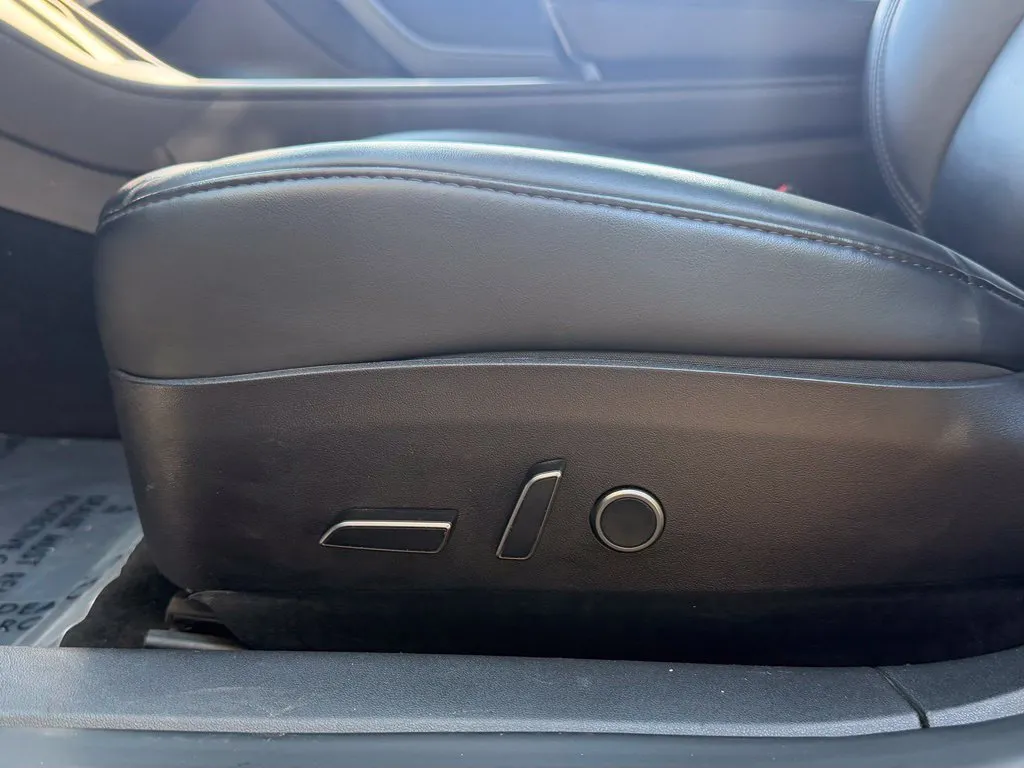 Tesla Model 3 photo 24