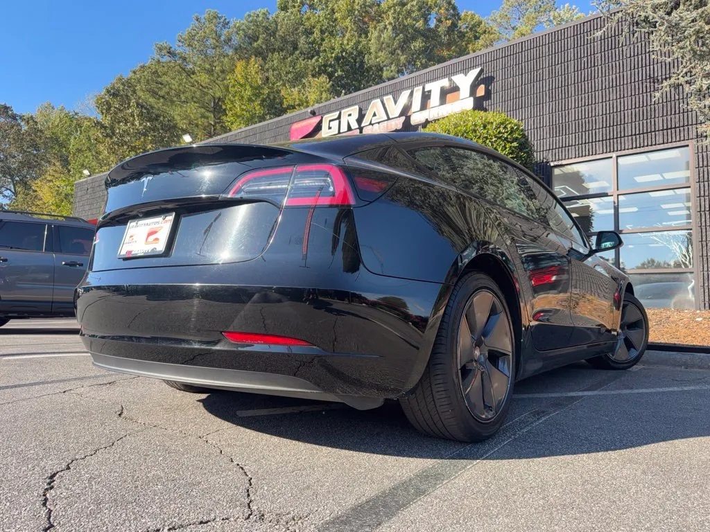 Tesla Model 3 photo 12