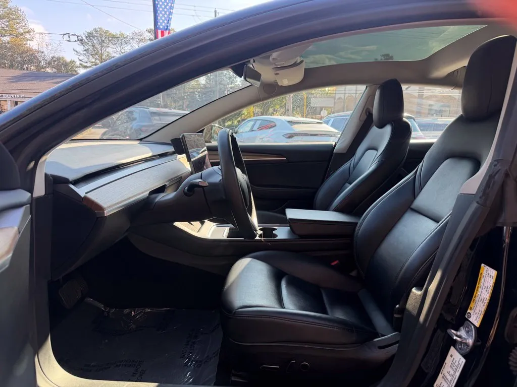 Tesla Model 3 photo 22