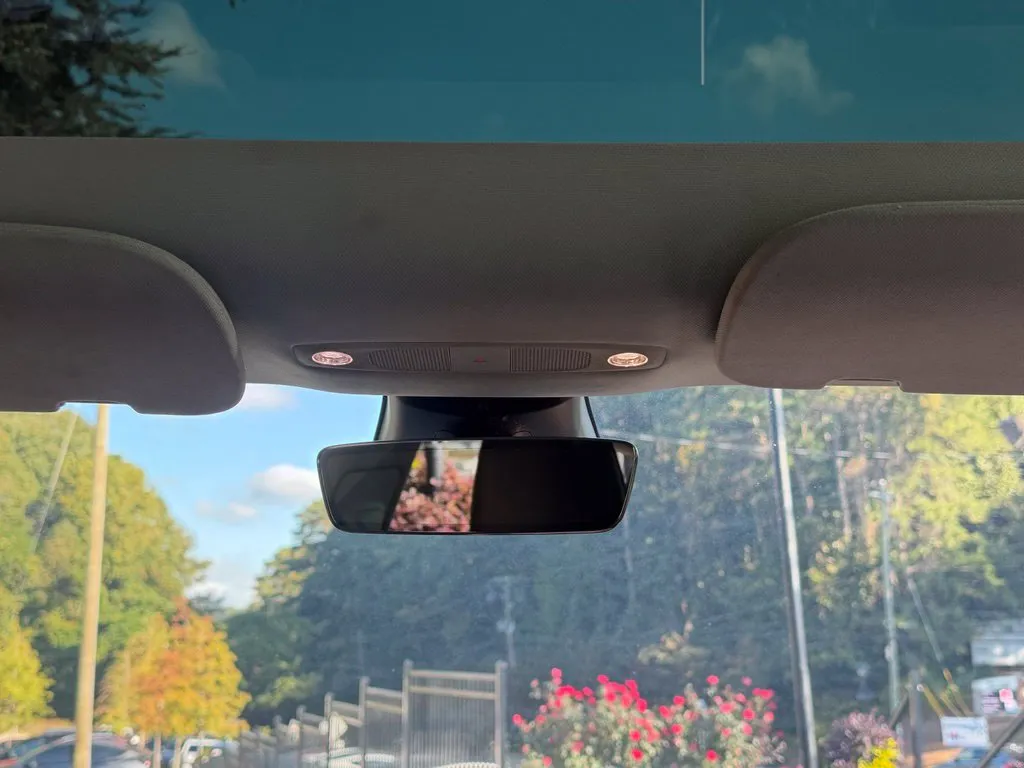 Tesla Model 3 photo 44