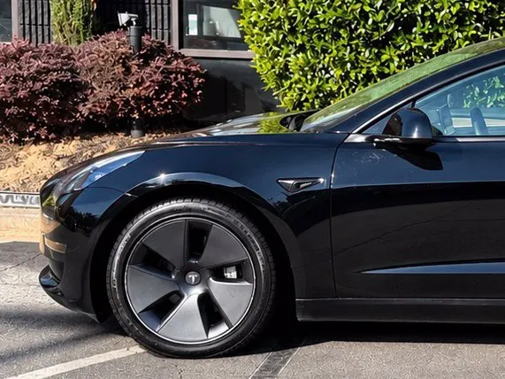 Tesla Model 3 photo 9