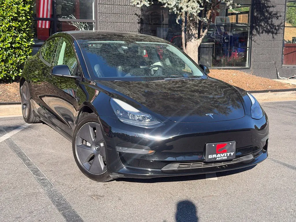 Tesla Model 3 photo 6