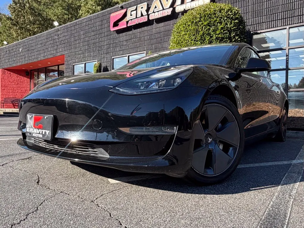 Tesla Model 3 photo 2