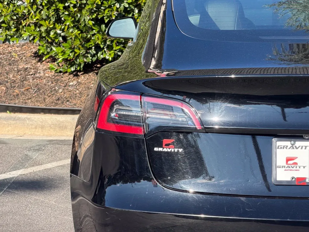 Tesla Model 3 photo 14