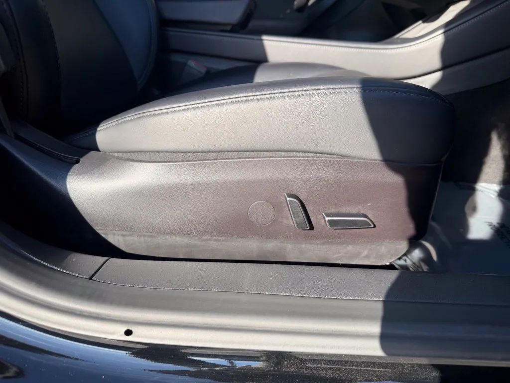 Tesla Model 3 photo 31