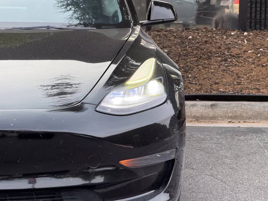 Tesla Model 3 photo 5