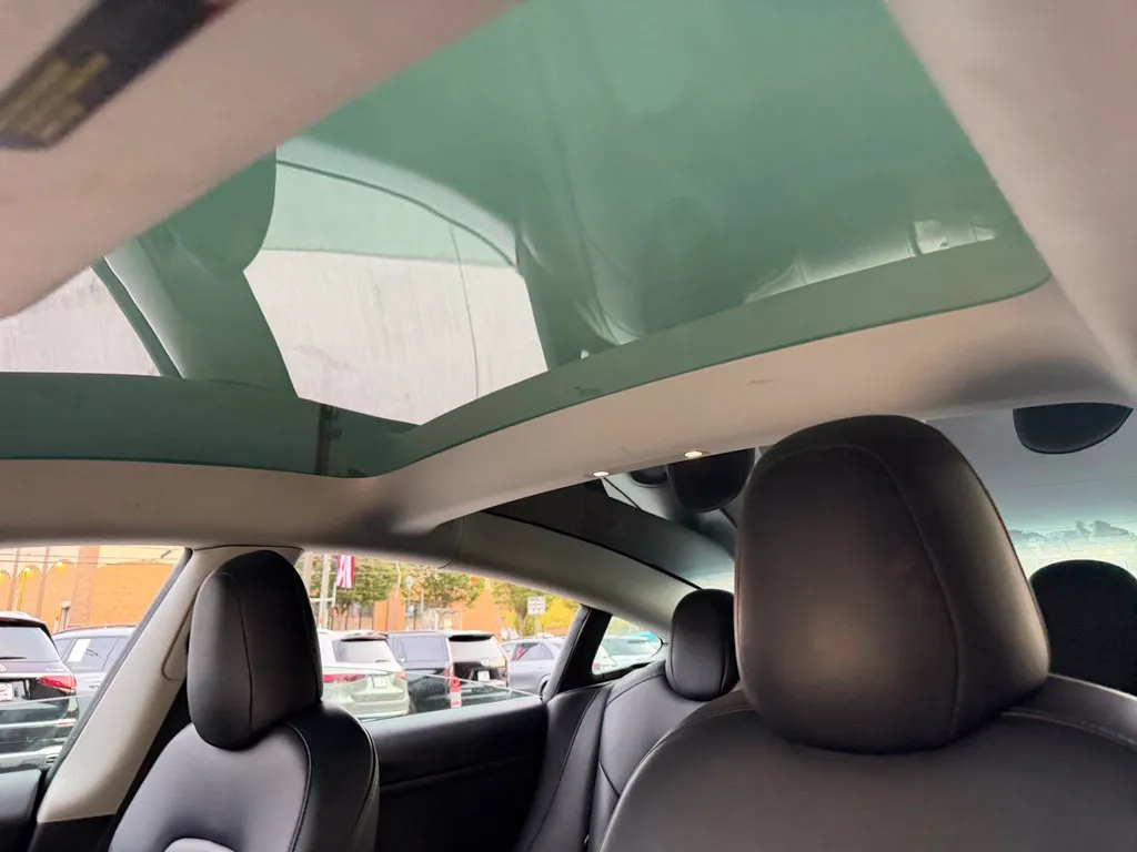 Tesla Model 3 photo 49