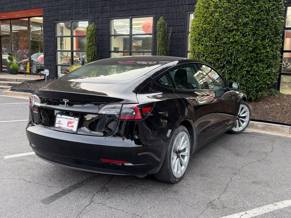 Tesla Model 3 photo 12