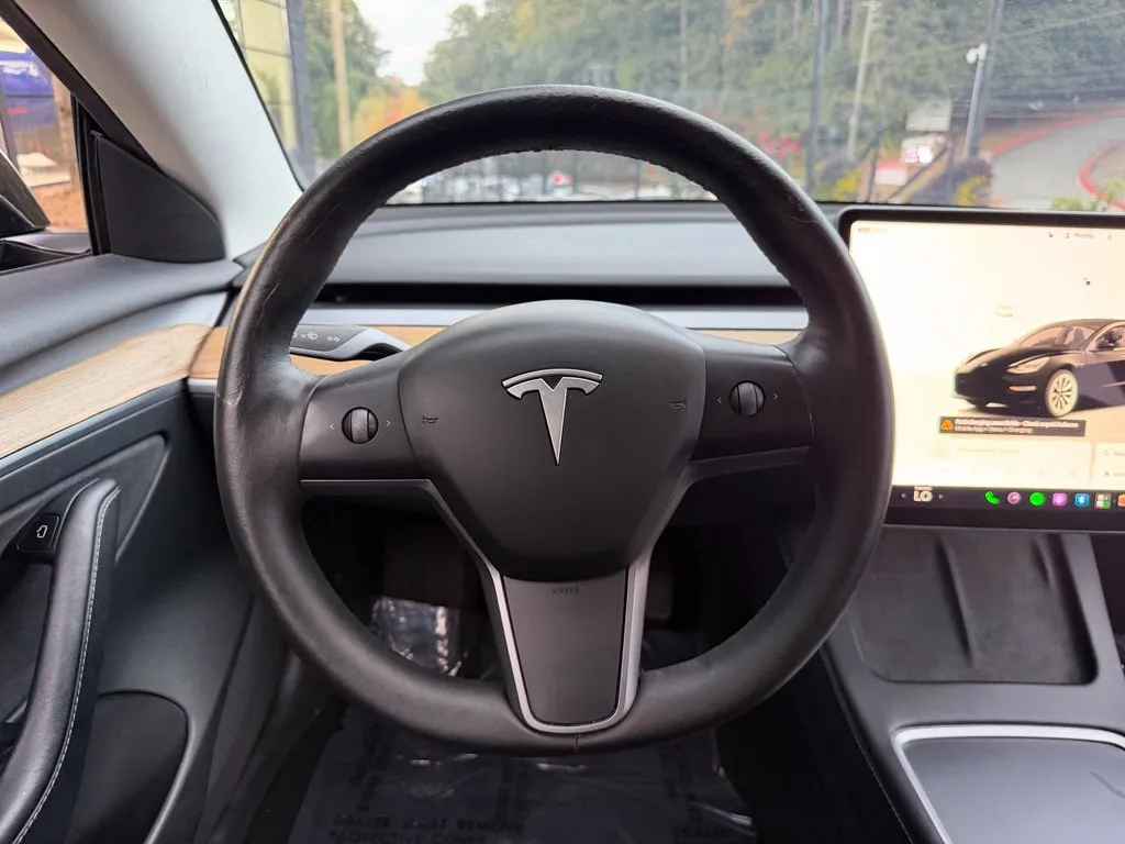 Tesla Model 3 photo 42