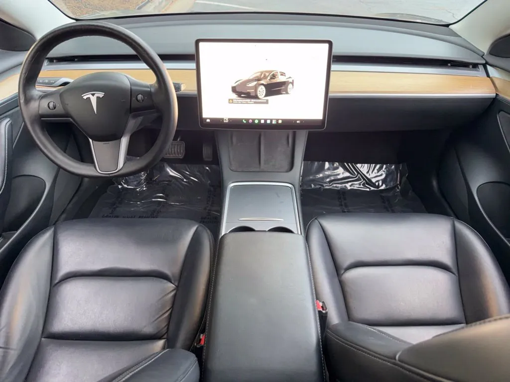 Tesla Model 3 photo 39