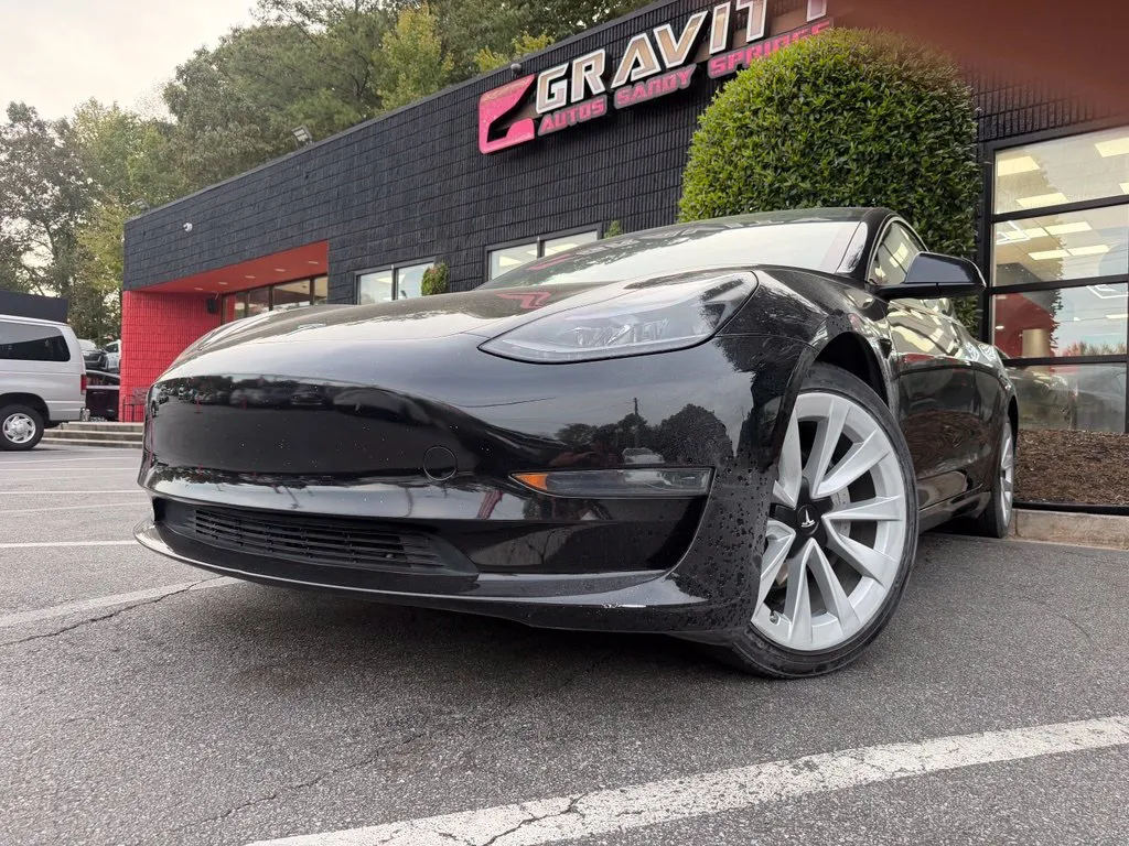 Tesla Model 3 photo 2