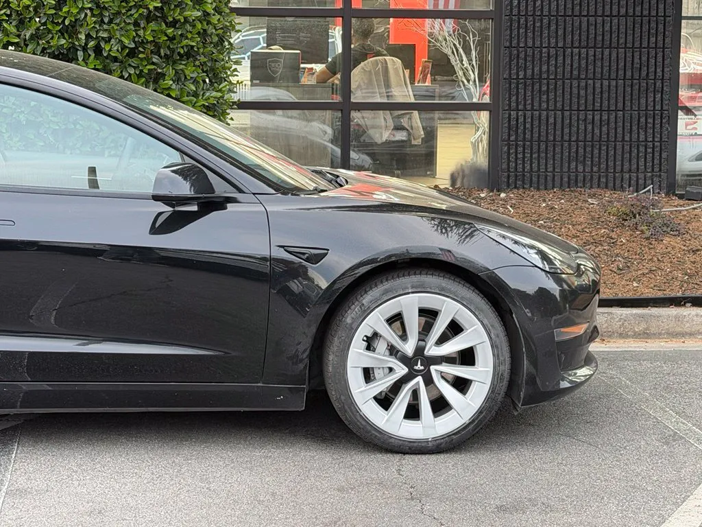 Tesla Model 3 photo 23