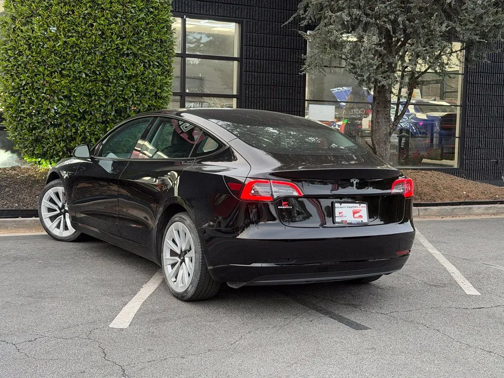 Tesla Model 3 photo 19