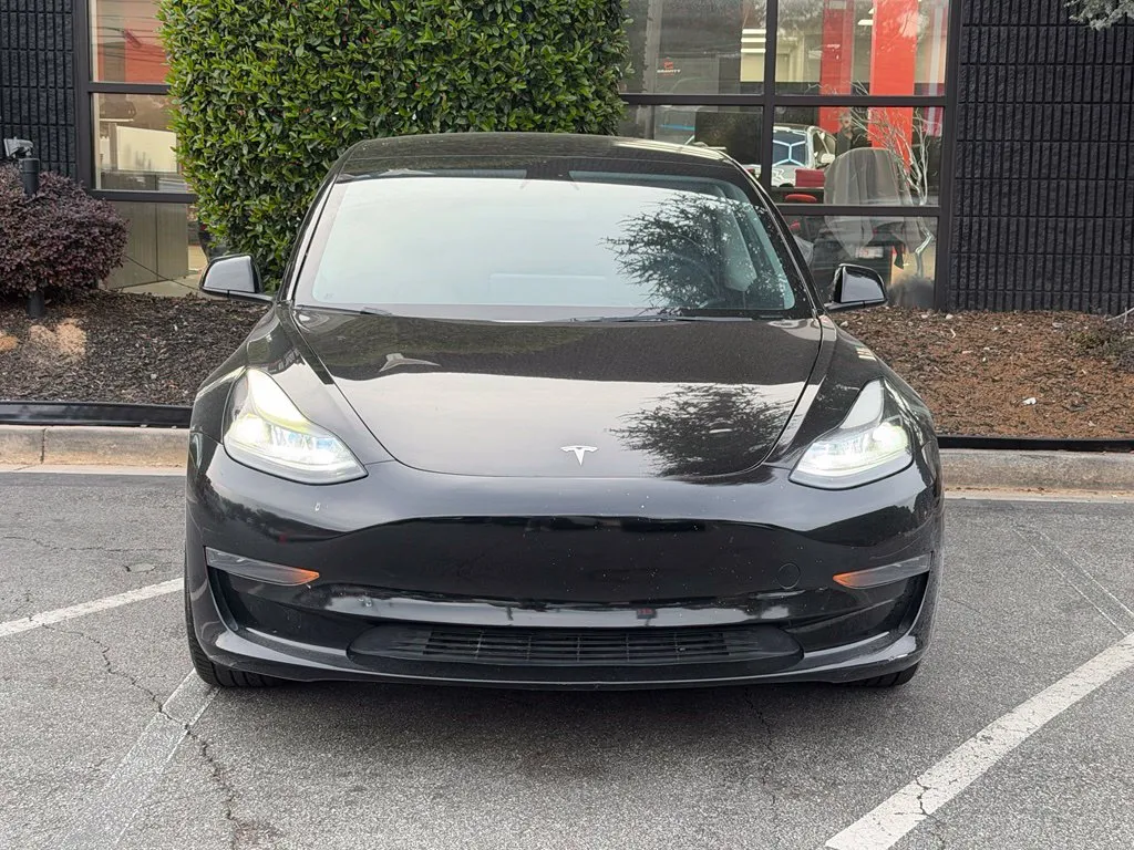 Tesla Model 3 photo 3
