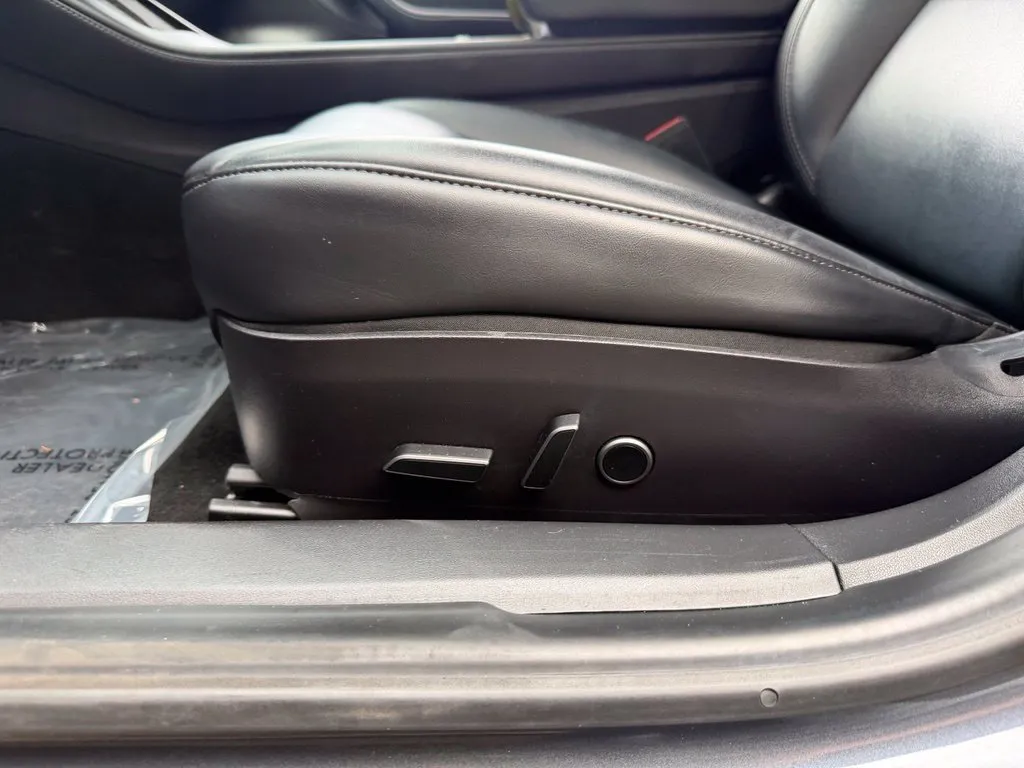 Tesla Model 3 photo 24