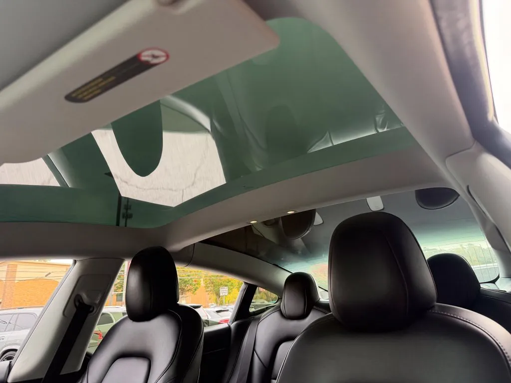 Tesla Model 3 photo 47