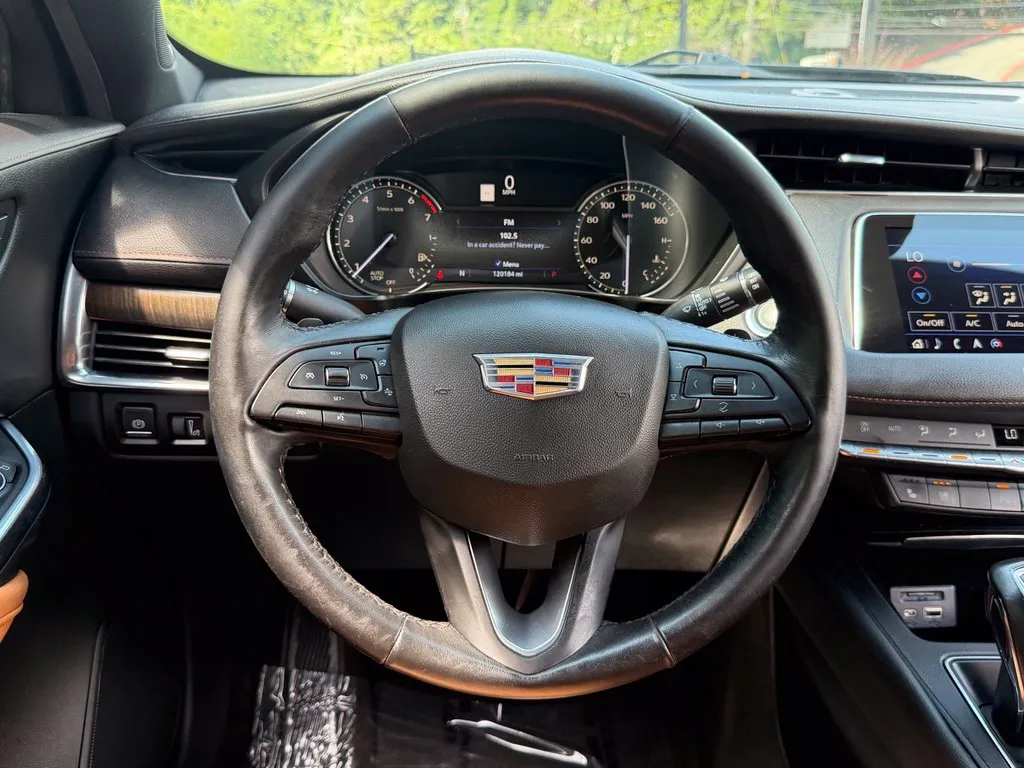 Cadillac XT4 photo 43